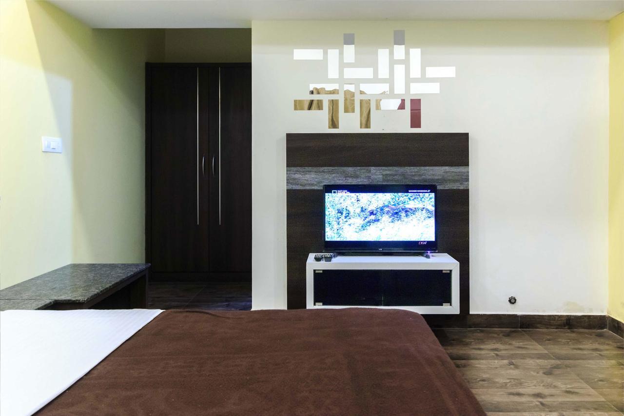 Karkera Comforts Hotel Madikeri Buitenkant foto